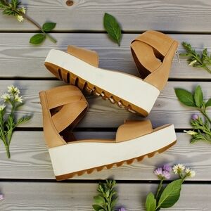 SOREL Cameron Platform Spring Tan Wedge Sandals Sz 7.5